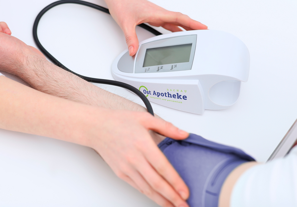 Ost-Apotheke-Dachau-Bluthochdruck-Messen-vor-Ort-in-der-Apotheke-Dachau-II