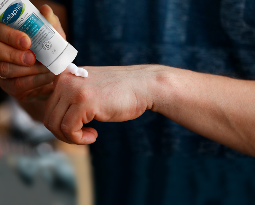 Ost Apotheke Dachau - Handcreme - CETAPHIL fuer trockene und gereizte Haut - regenerierend -Wiesenschaumkraut